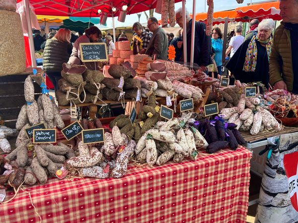 Frische Produkte am Ufer der Saône