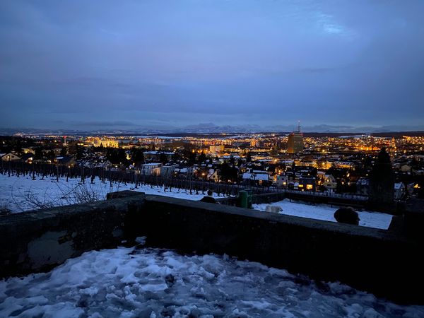 Historischer Turm mit Seeblick