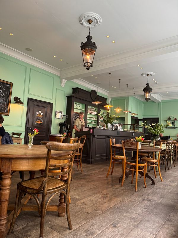 Kaffeehaus mit Charme im neoklassischen Stil
