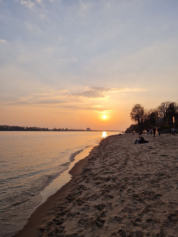 Sand und Wellenrauschen in der Stadt