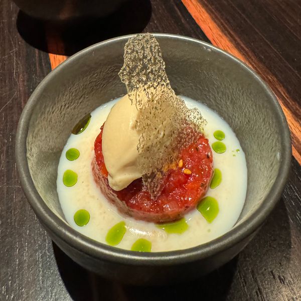 Asiatisch inspirierte Küche mit Sushi und mehr