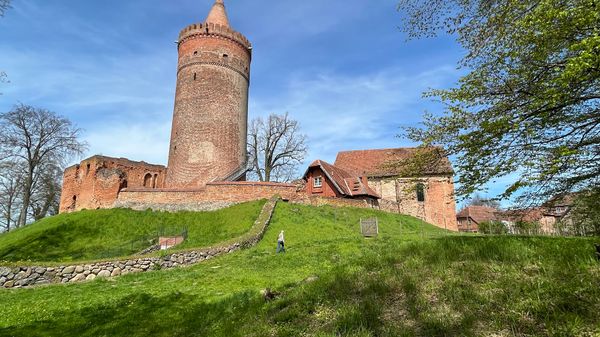 Erkunde die nördlichste Höhenburg