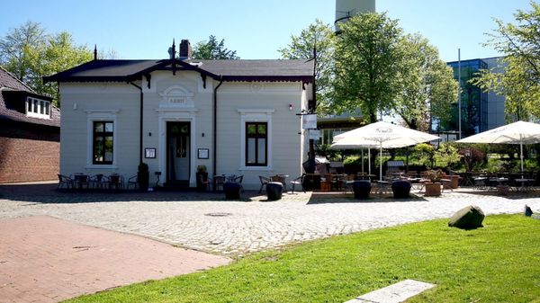 Maritimes Essen im Schleusenwärterhaus