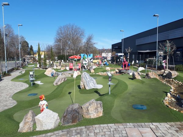 Spaßige Minigolf-Partien für die ganze Familie