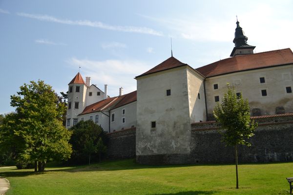 Renaissance-Schloss mit beeindruckenden Gärten