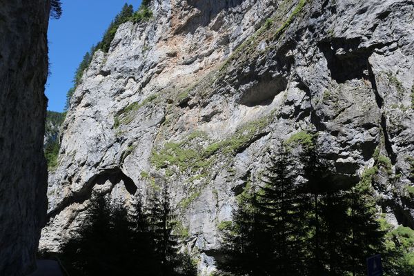 Atemberaubende Schlucht & Höhlenerkundung