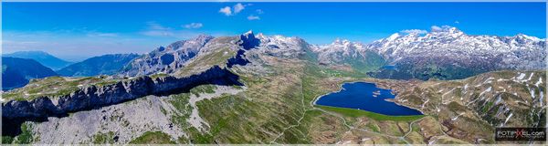 Idyllische Berglandschaft zum Wandern und Entspannen