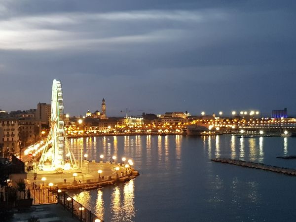 Romantische Spaziergänge am Meer