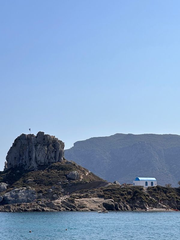 Ikone Kos' mit malerischer Kapelle