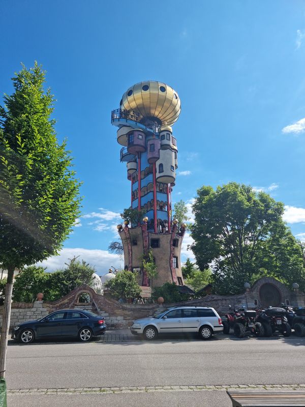 Hundertwasser Architektur bewundern