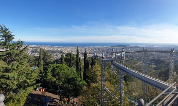 Historischer Vergnügungspark mit atemberaubender Aussicht