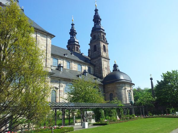 Kulturelle Begegnungen am Domplatz