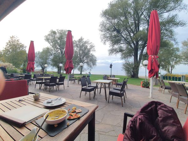 Speisen mit Seeblick