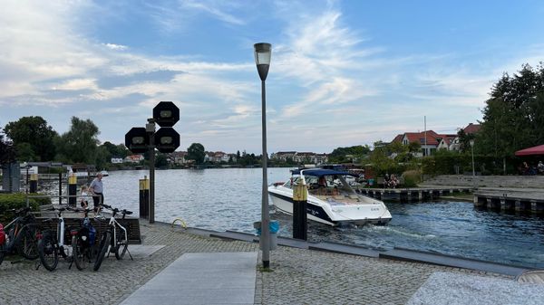 Authentische Fischküche direkt an der Drehbrücke