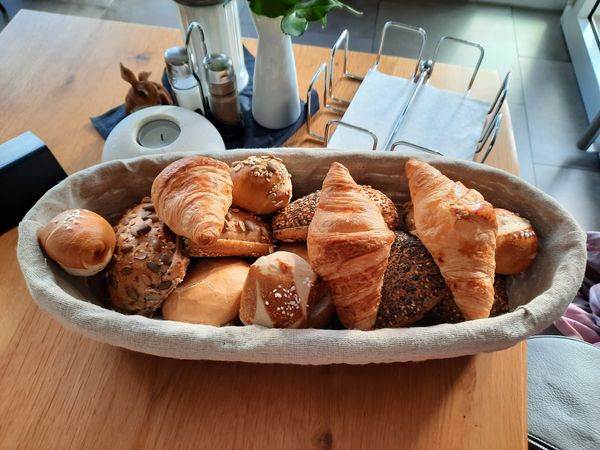 Veganes Frühstück und süße Köstlichkeiten