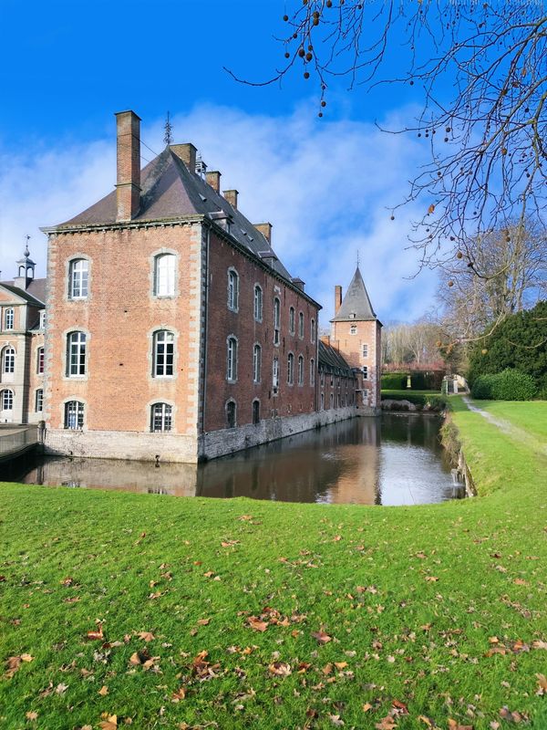 Führung durch das Franc-Waret Schloss