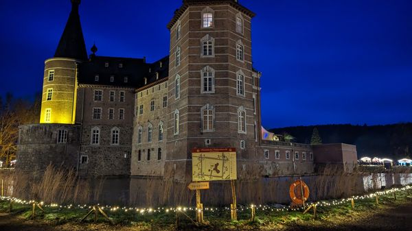 Märchenhafte Schlosskulisse und romantische Gärten