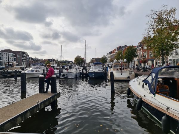 Charmantes Hafen-Restaurant