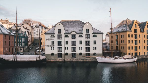 Übernachte im Herzen der Fjorde