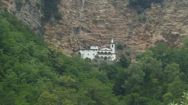 Finde Ruhe in spiritueller Abgeschiedenheit