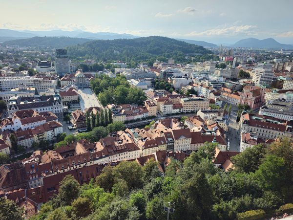 Eintauchen in mittelalterliche Pracht und moderne Annehmlichkeiten