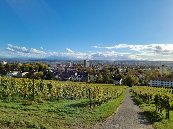 Historischer Turm mit Seeblick