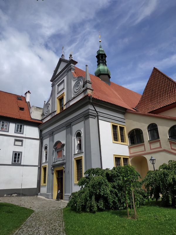 Familienzeit im historischen Kloster