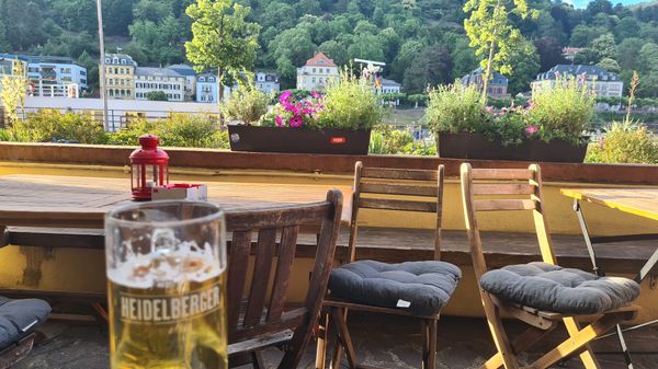Live Musik und urige Baratmosphäre