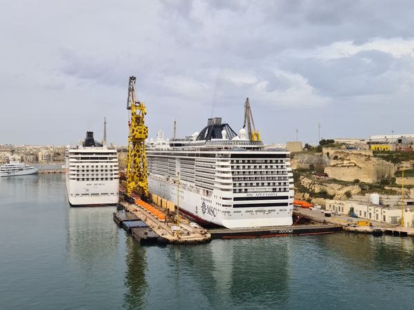 Farbenfrohes Fest am Valletta Waterfront