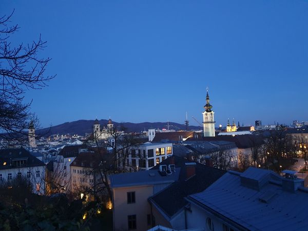 Genieße den Sonnenuntergang mit historischem Hintergrund