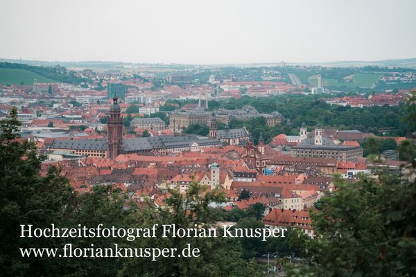 Speisen mit Panoramablick über Würzburg