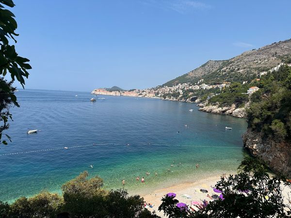 Verstecktes Strandjuwel mit Postkartenblick