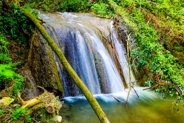 Wandern durch magische Wasserfälle