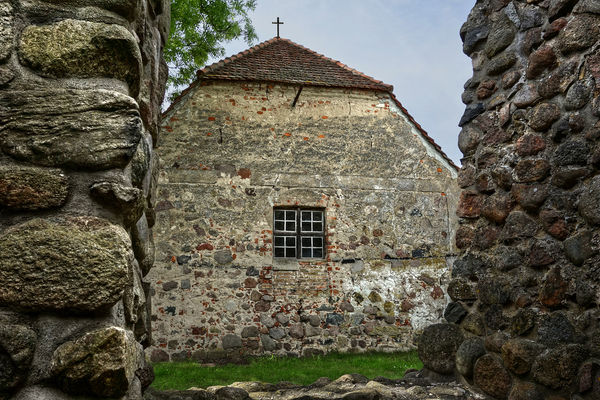 Kajaktouren durch idyllische Flusslandschaft