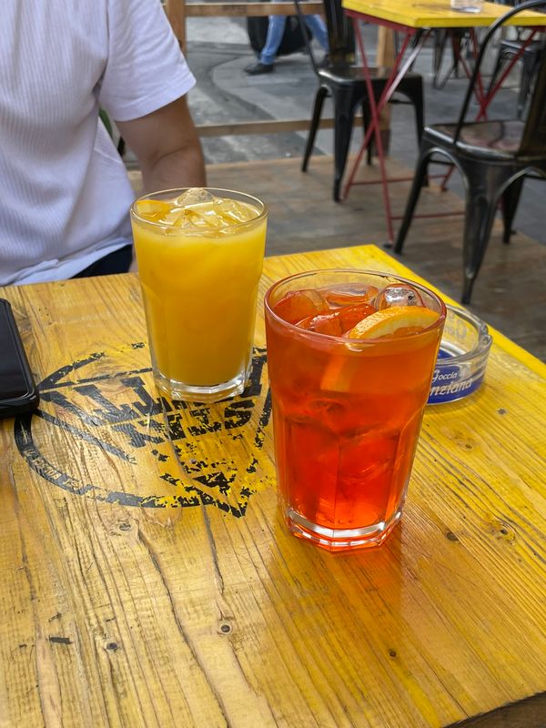 Einzigartige Cocktailkunst und lokale Biere im ehemaligen Industriekomplex