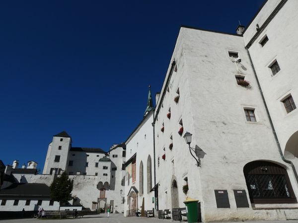 Historisches Flanieren in der Geburtsstraße Mozarts