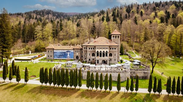 Prachtvolles Cantacuzino Schloss besichtigen