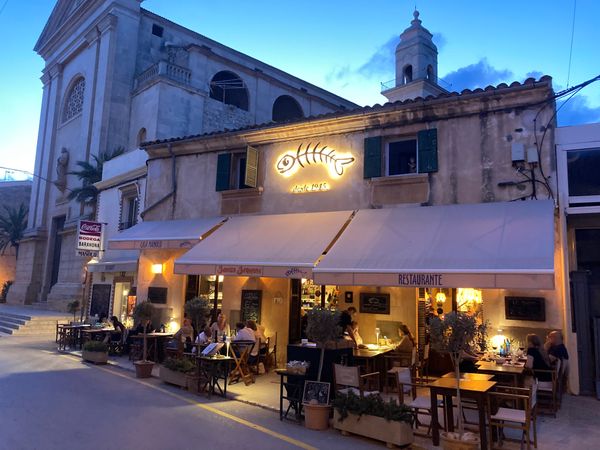 Schicke Tapas in malerischem Dörfchen Ses Salines