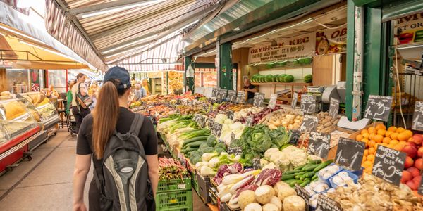 Schlemmen & Flanieren am lebendigsten Markt Wiens