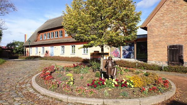 Kajaktouren durch idyllische Flusslandschaft