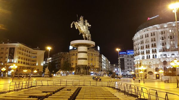 Lebendiges Zentrum Skopjes erleben