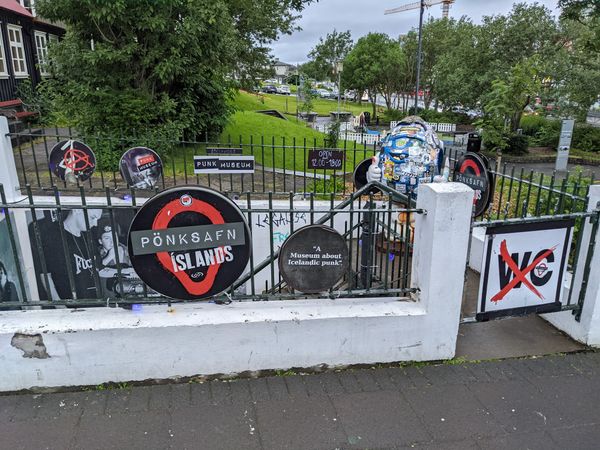 Erleben Sie die Punk-Szene Islands
