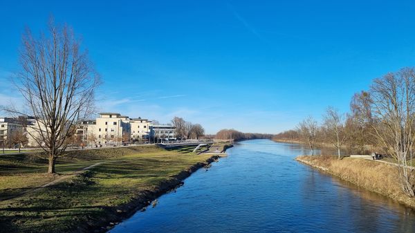 Zusammenfluss mit Aussicht