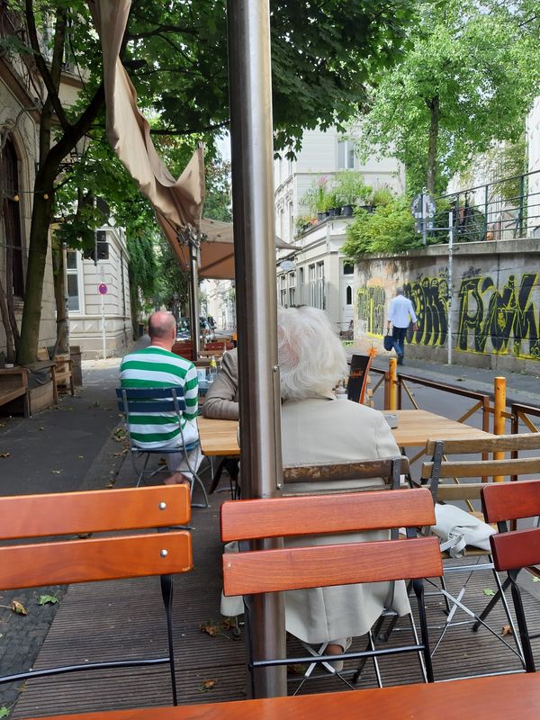 Gemütliches Frühstück im Luisenviertel