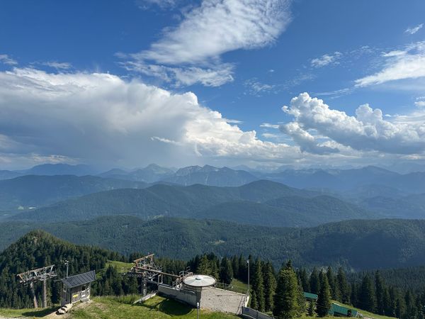 Wandern und Schlemmen hoch über dem Isartal