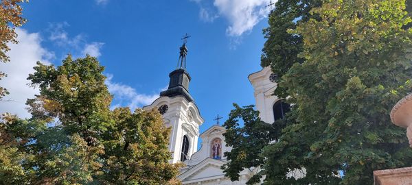 Weinverkostung in malerischer Umgebung