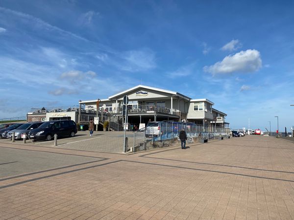 Essen mit Strandblick