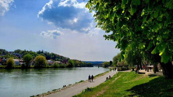 Spaziergang am Ufer des Inns