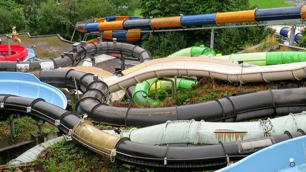 Rutschenspaß im größten Wasserpark der Schweiz