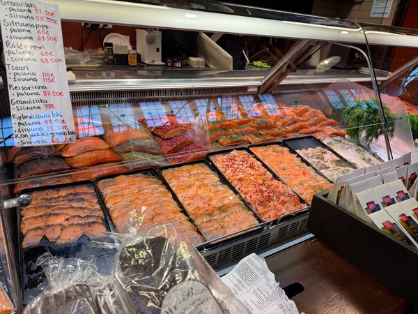 Historischer Markt mit lokalen Delikatessen